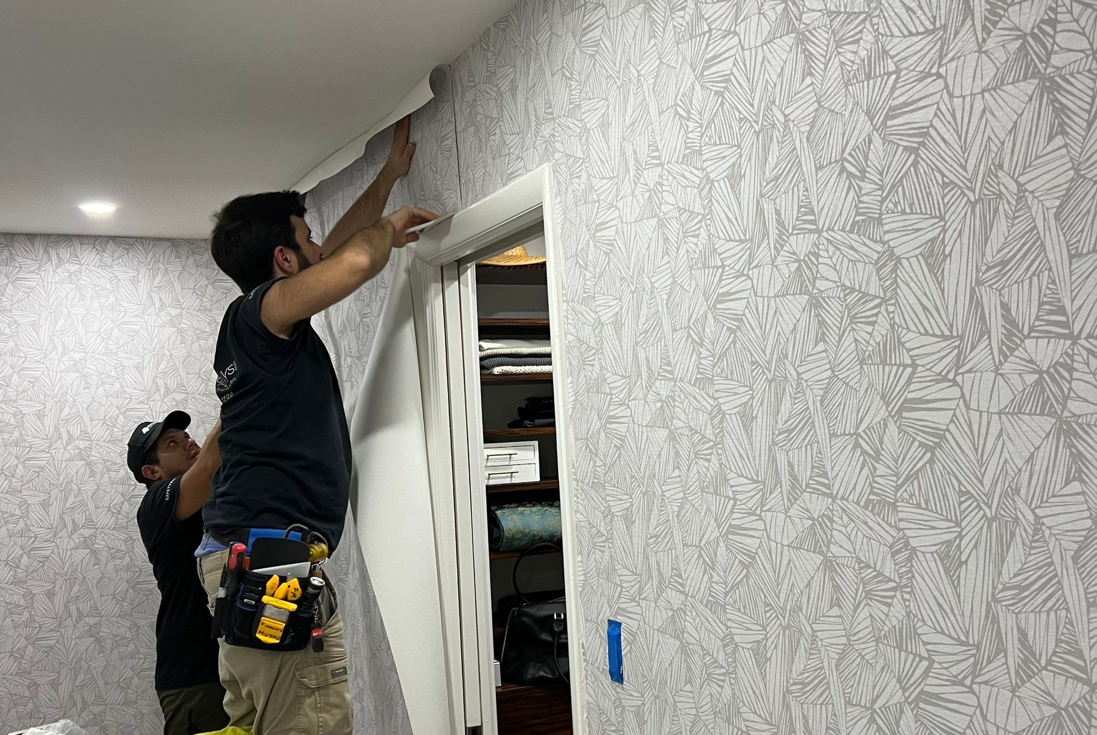Professional wallpaper installation project 6